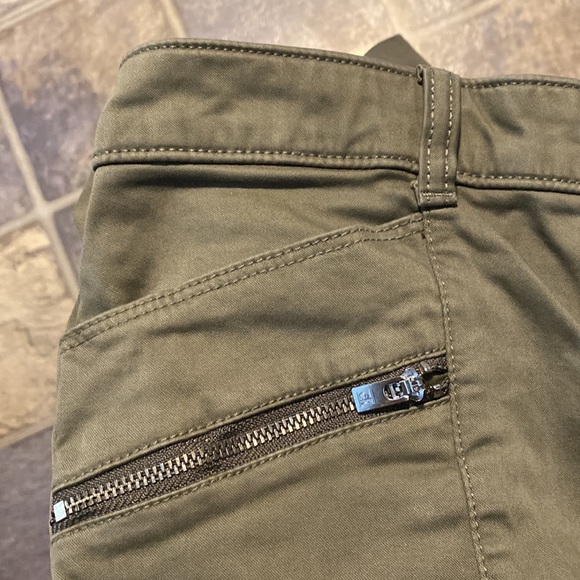 Calvin Klein pants, size 6 - Picture 5 of 6